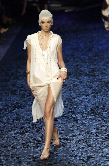 desfiles-linovillaventura-spverao2004rtw-136