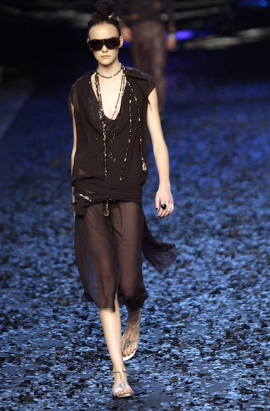 desfiles-linovillaventura-spverao2004rtw-137