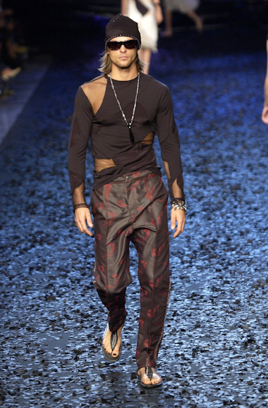 desfiles-linovillaventura-spverao2004rtw-138