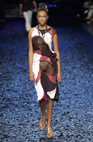 desfiles-linovillaventura-spverao2004rtw-140