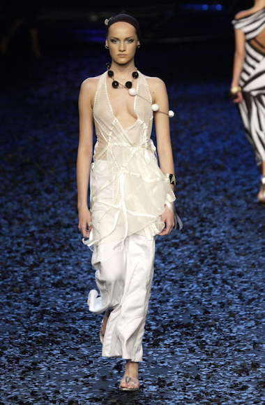 desfiles-linovillaventura-spverao2004rtw-144