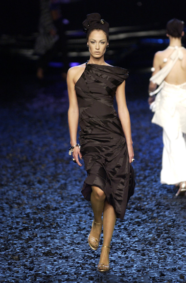 desfiles-linovillaventura-spverao2004rtw-145