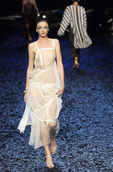 desfiles-linovillaventura-spverao2004rtw-147