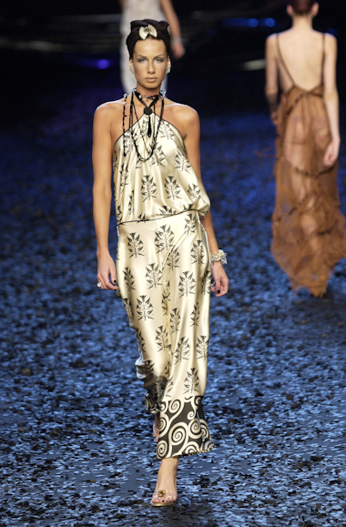 desfiles-linovillaventura-spverao2004rtw-151