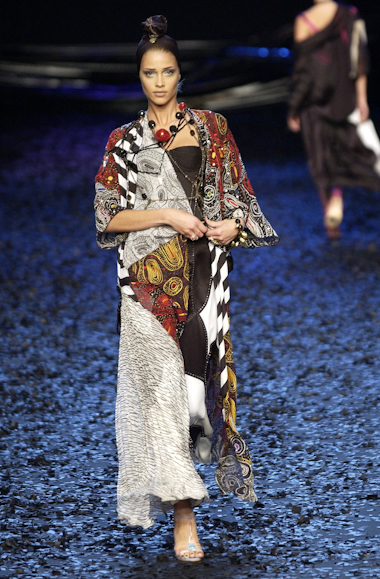 desfiles-linovillaventura-spverao2004rtw-154