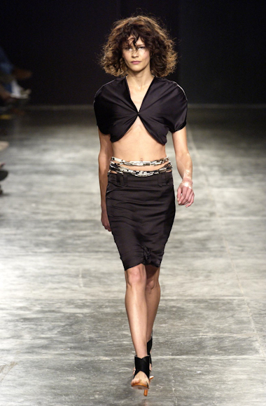 desfiles-lorenzomerlino-spverao2004rtw-102