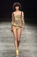 desfiles-lorenzomerlino-spverao2004rtw-104