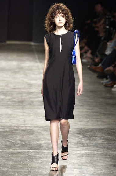 desfiles-lorenzomerlino-spverao2004rtw-109