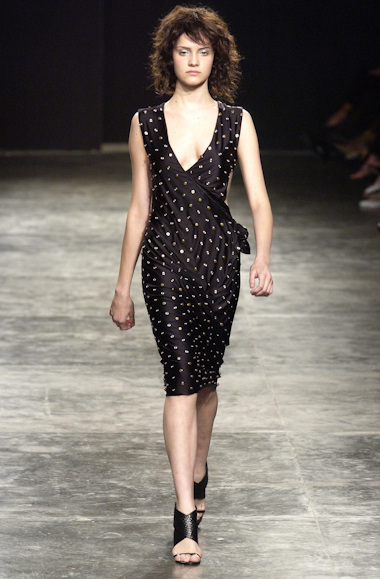 desfiles-lorenzomerlino-spverao2004rtw-111