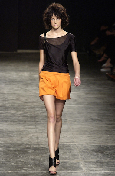 desfiles-lorenzomerlino-spverao2004rtw-115