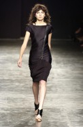 desfiles-lorenzomerlino-spverao2004rtw-117