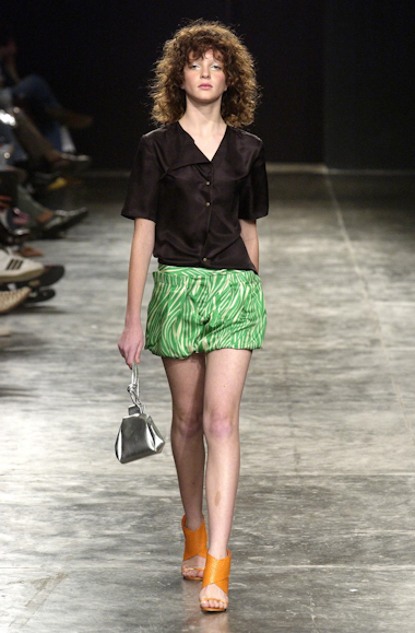 desfiles-lorenzomerlino-spverao2004rtw-118