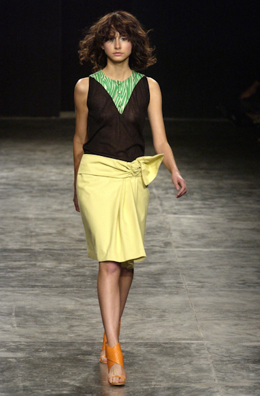 desfiles-lorenzomerlino-spverao2004rtw-121