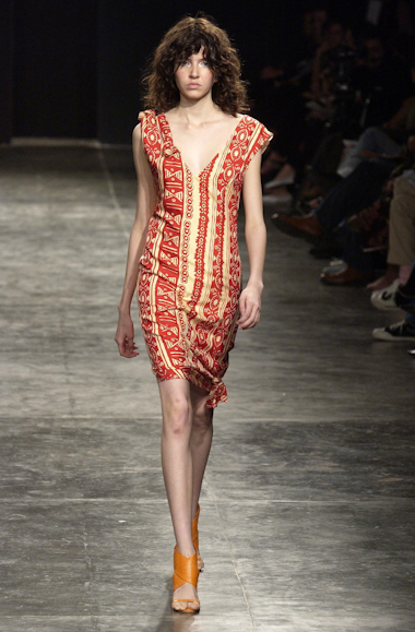 desfiles-lorenzomerlino-spverao2004rtw-124