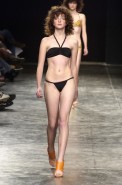 desfiles-lorenzomerlino-spverao2004rtw-129