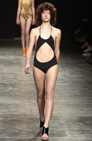 desfiles-lorenzomerlino-spverao2004rtw-132