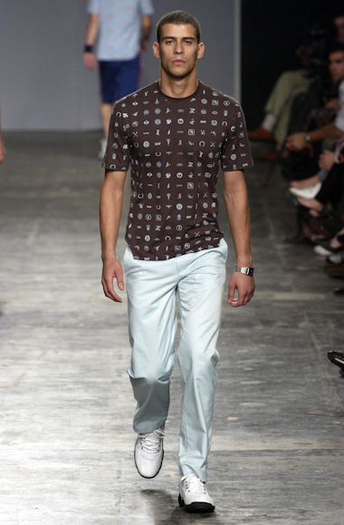 desfiles-marioqueiroz-spverao2004rtw-106