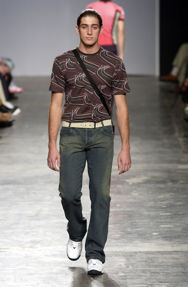 desfiles-marioqueiroz-spverao2004rtw-113