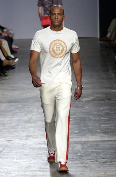 desfiles-marioqueiroz-spverao2004rtw-116