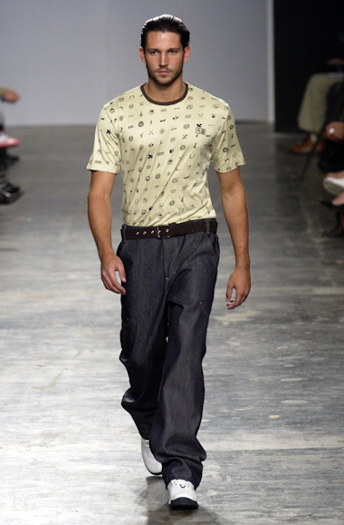 desfiles-marioqueiroz-spverao2004rtw-138