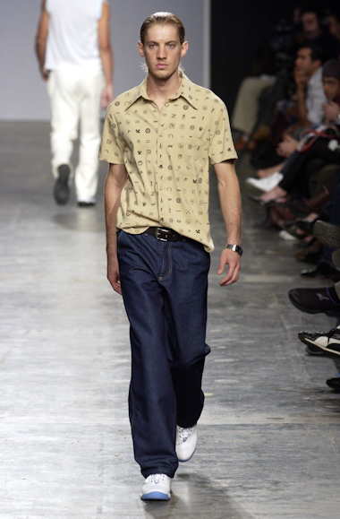 desfiles-marioqueiroz-spverao2004rtw-151