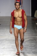 desfiles-marioqueiroz-spverao2004rtw-153