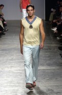 desfiles-marioqueiroz-spverao2004rtw-156