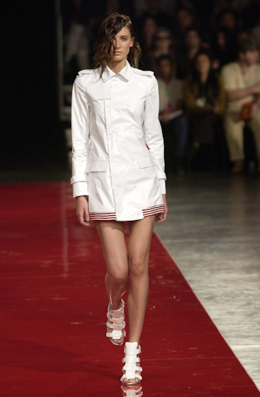 desfiles-reinaldolourenco-spverao2004rtw-117