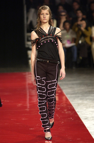 desfiles-reinaldolourenco-spverao2004rtw-133