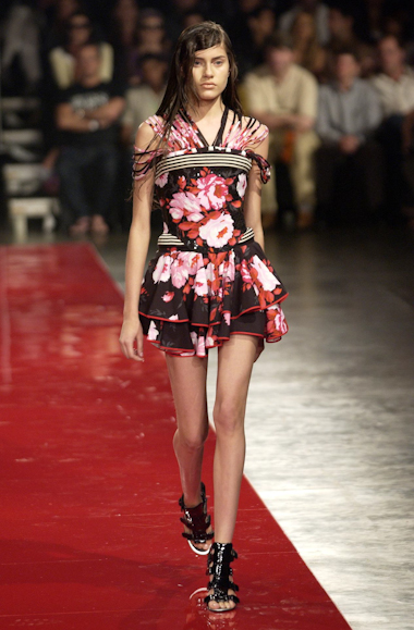 desfiles-reinaldolourenco-spverao2004rtw-136