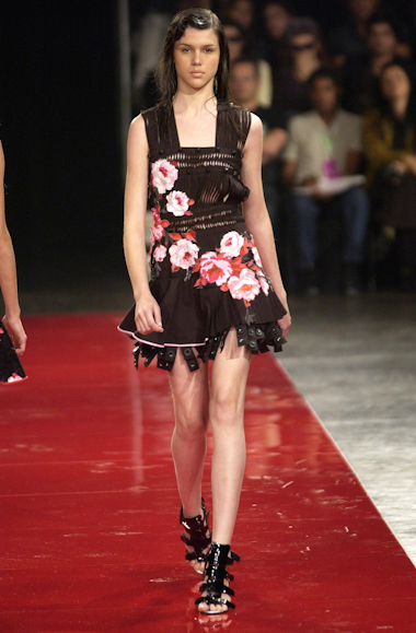 desfiles-reinaldolourenco-spverao2004rtw-138