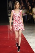 desfiles-reinaldolourenco-spverao2004rtw-147
