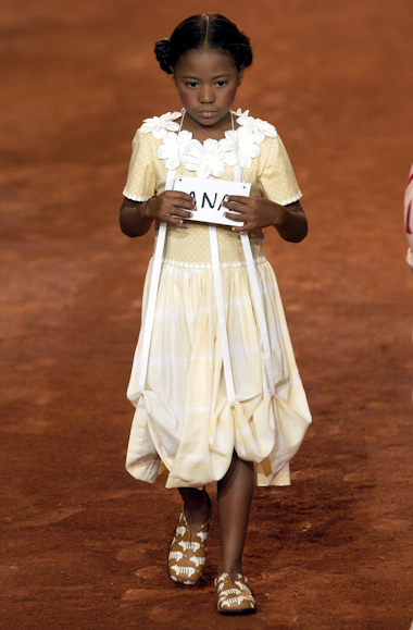 desfiles-ronaldofraga-spverao2004rtw-107