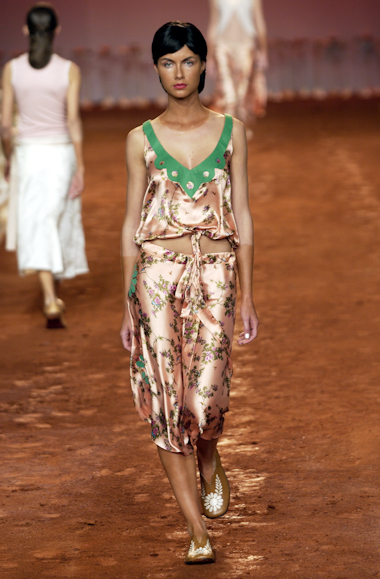 desfiles-ronaldofraga-spverao2004rtw-130