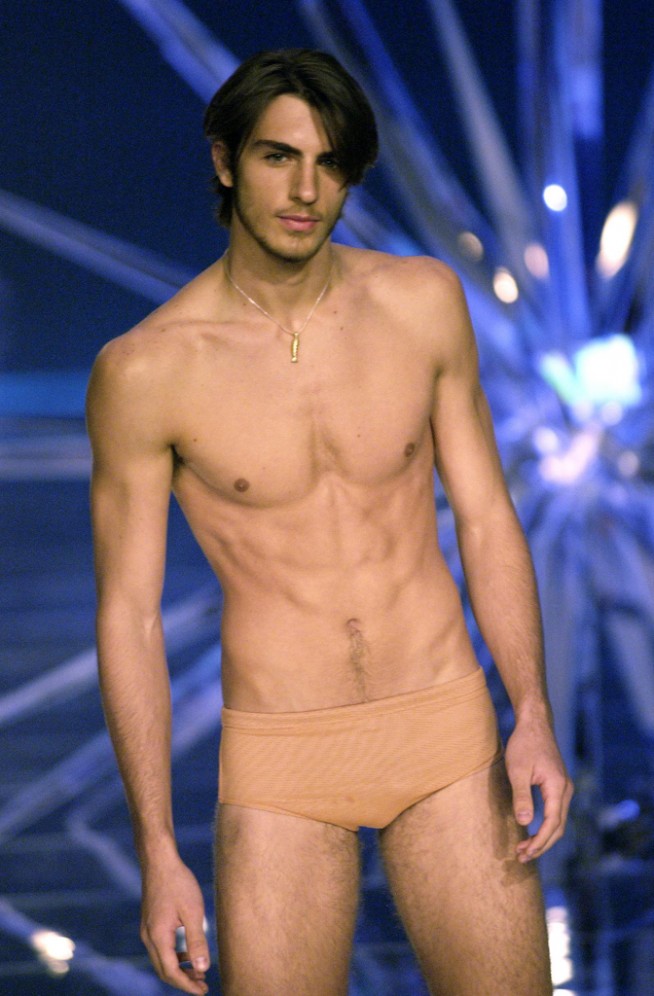 desfilesalta-rosacha-spverao2004rtw-123
