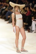 desfile-zoomp-saopauloverao2004rtw-146