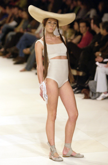 desfile-zoomp-saopauloverao2004rtw-146
