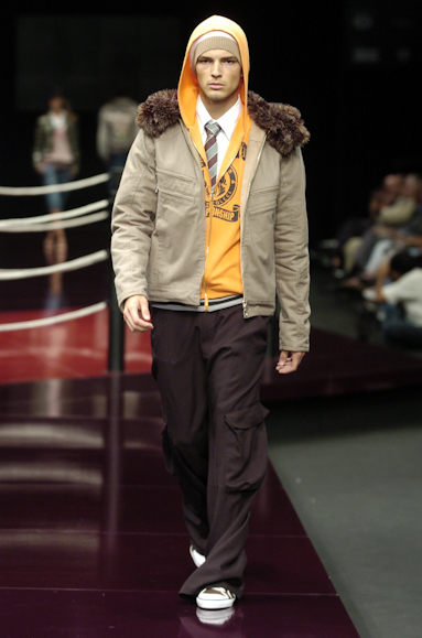 desfiles-colcci-inverno2004rtw-113