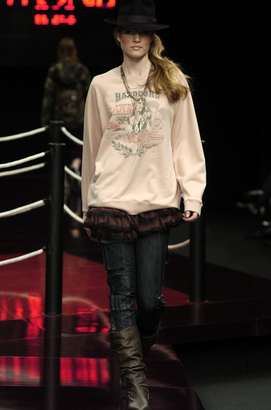 desfiles-colcci-inverno2004rtw-117