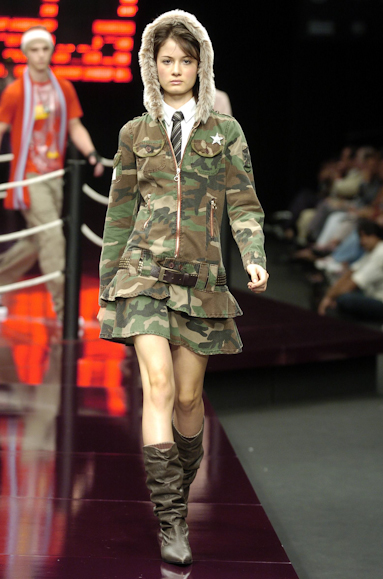 desfiles-colcci-inverno2004rtw-118