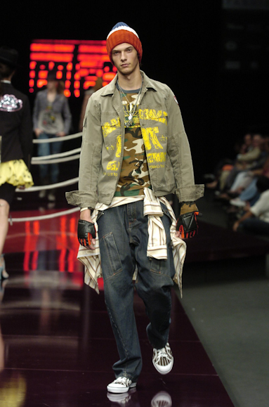 desfiles-colcci-inverno2004rtw-133