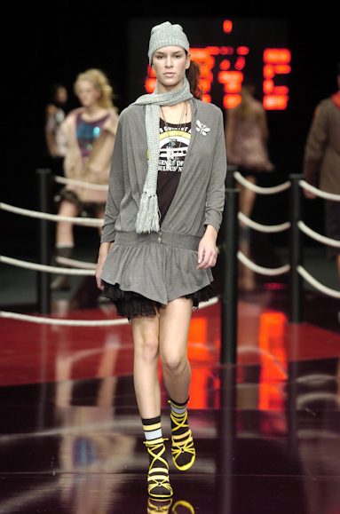 desfiles-colcci-inverno2004rtw-137