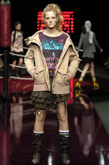 desfiles-colcci-inverno2004rtw-138