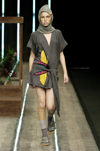 desfiles-coven-saopauloinverno2004rtw-100