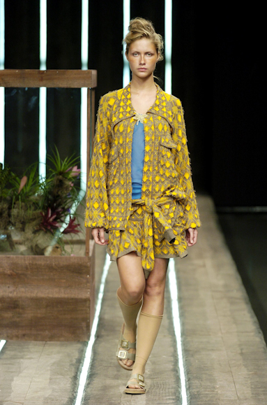 desfiles-coven-saopauloinverno2004rtw-104