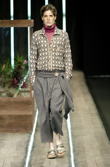 desfiles-coven-saopauloinverno2004rtw-105