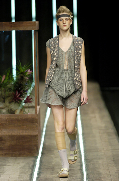 desfiles-coven-saopauloinverno2004rtw-107