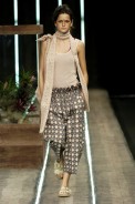desfiles-coven-saopauloinverno2004rtw-108