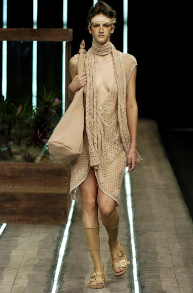 desfiles-coven-saopauloinverno2004rtw-111