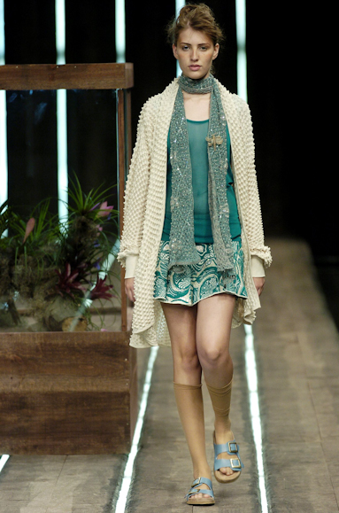desfiles-coven-saopauloinverno2004rtw-115